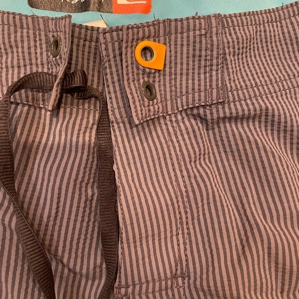 *3/$15  Quicksilver Men’s Size 34 Gray Board Shorts - Picture 4 of 13